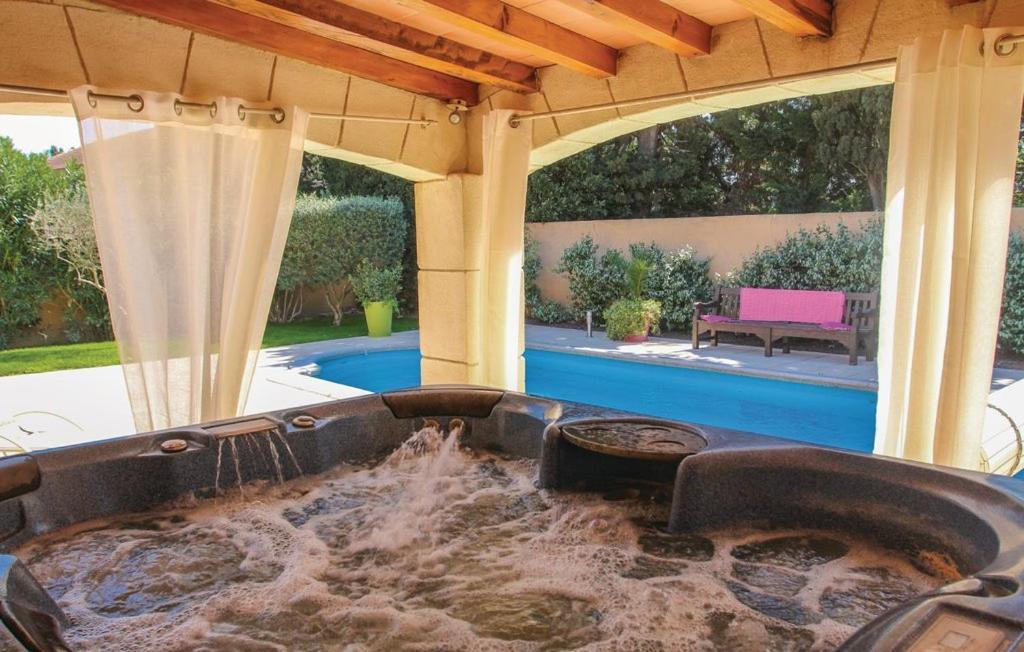 VILLA FLAMENCA - piscine chauffée Châteaurenard Esterno foto